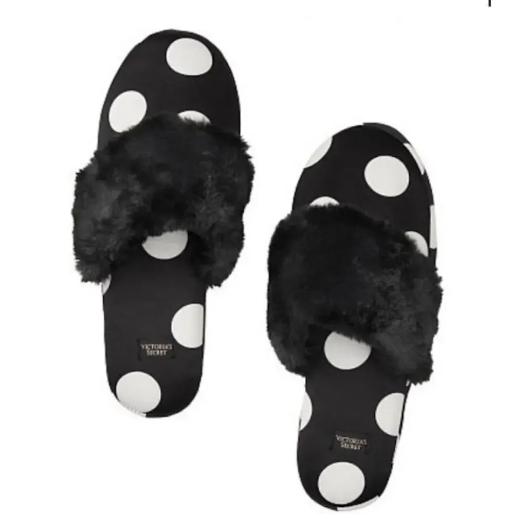 BRAND NEW VICTORIA'S SECRET SIGNATURE SATIN POLKA DOT WITH FAUX FUR SLIPPERS